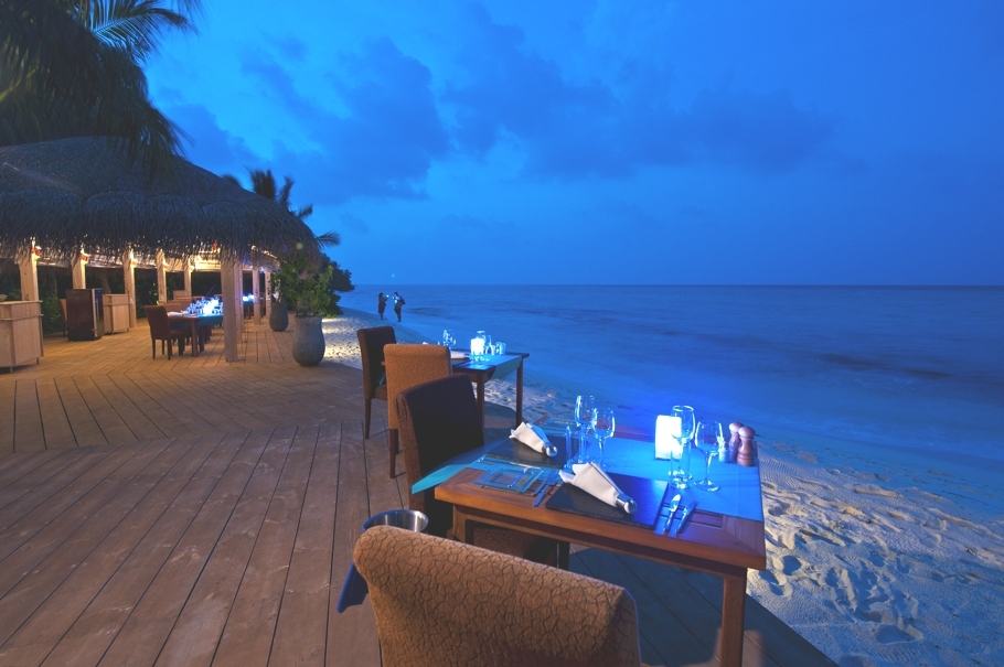 Download this Kuramathi Island Resort Maldives picture