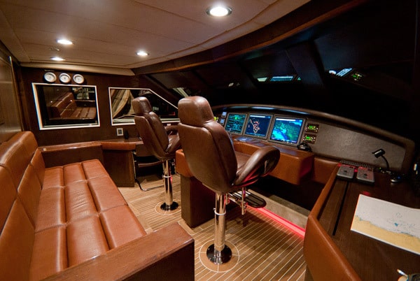 MCP Yachts Red Pearl 8