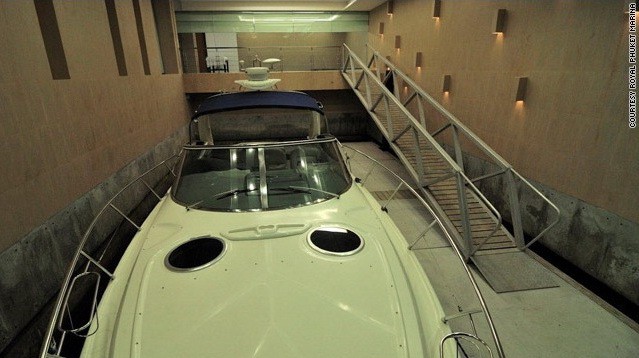 Yacht Private Parking 4