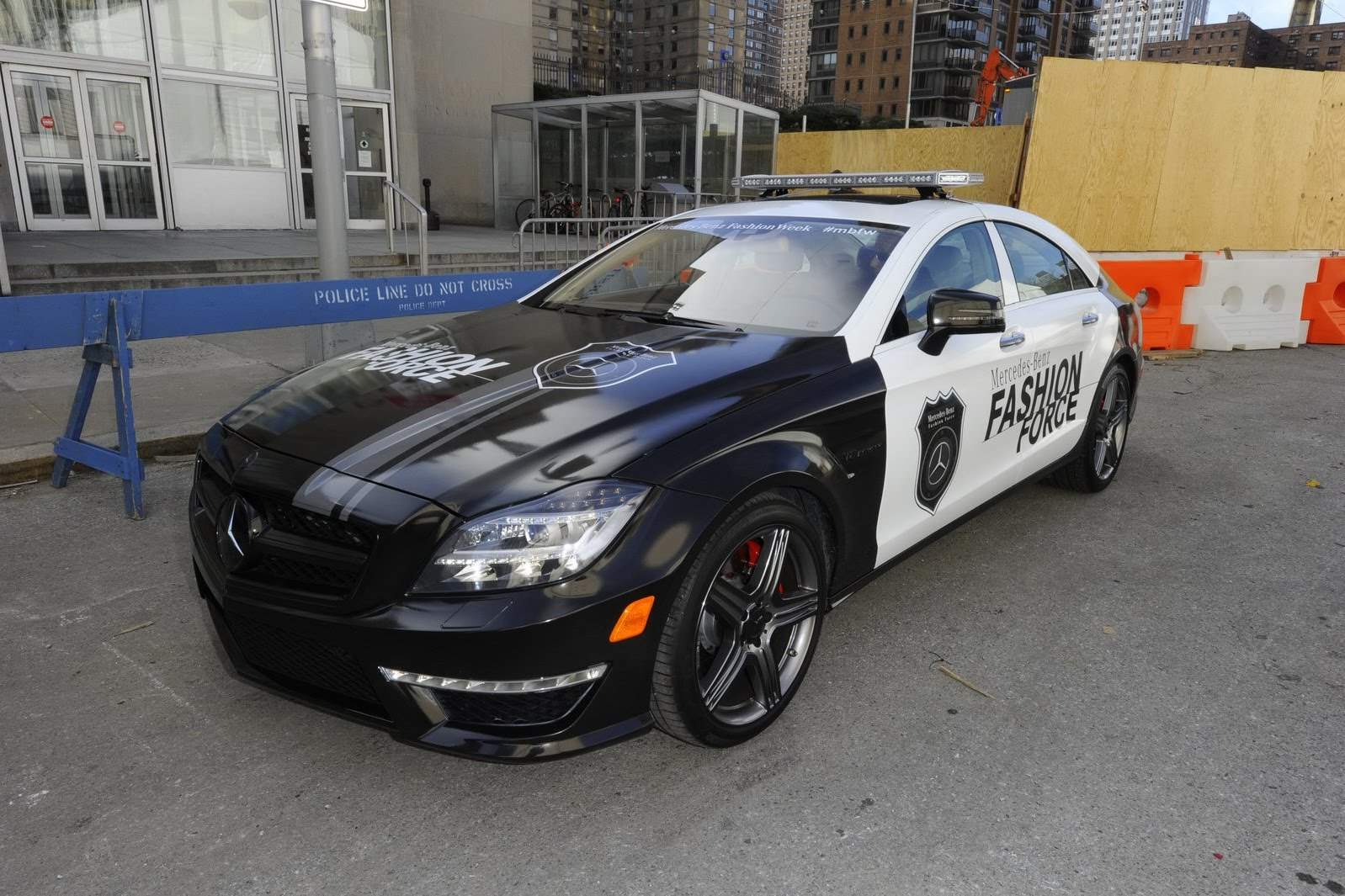 2012 Mercedes CLS 63 AMG Fashion Police Car 3