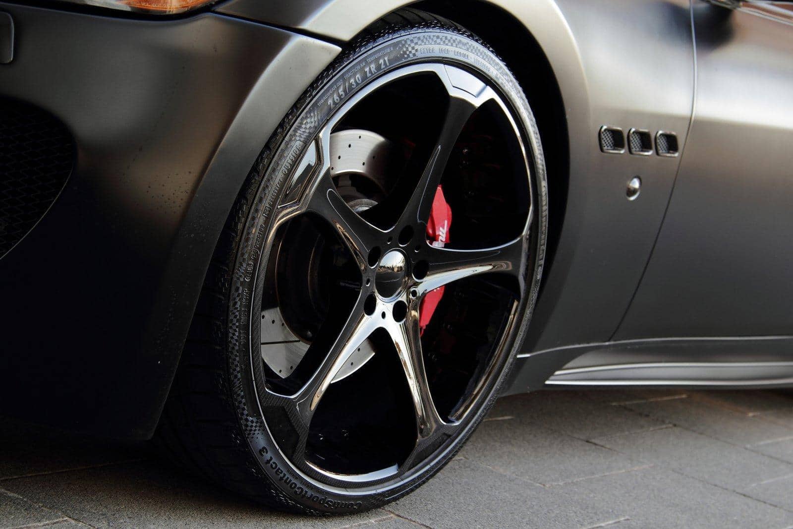 Maserati Gran Turismo S Superior Black Edition 5