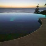 Bể bơi vô cực nhìn ra biển tại khách sạn Jade Mountain ở St Lucia