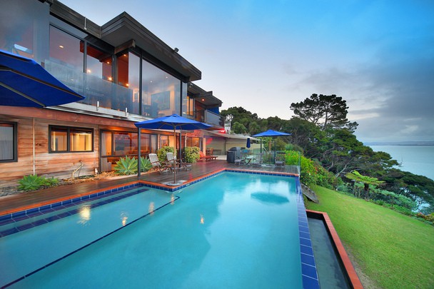 Waterfront Villa in New Zealand 2