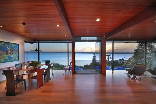 Waterfront Villa in New Zealand 28