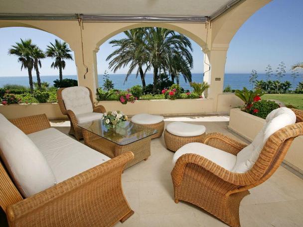 Beachfront Villa in Spain 6