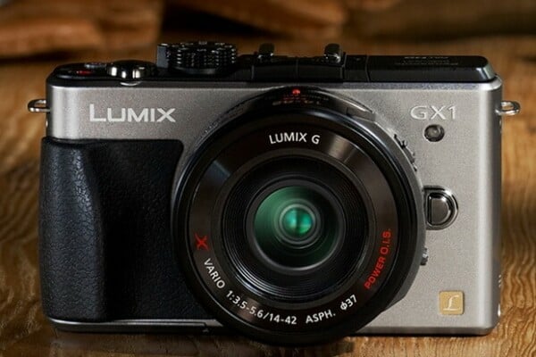 Panasonic Lumix DMC-GX1 camera 1