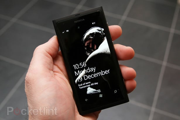 Nokia Lumia 800 The Dark Knight Rises Edition 3