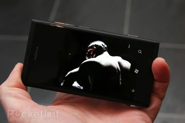 Nokia Lumia 800 The Dark Knight Rises Edition 7