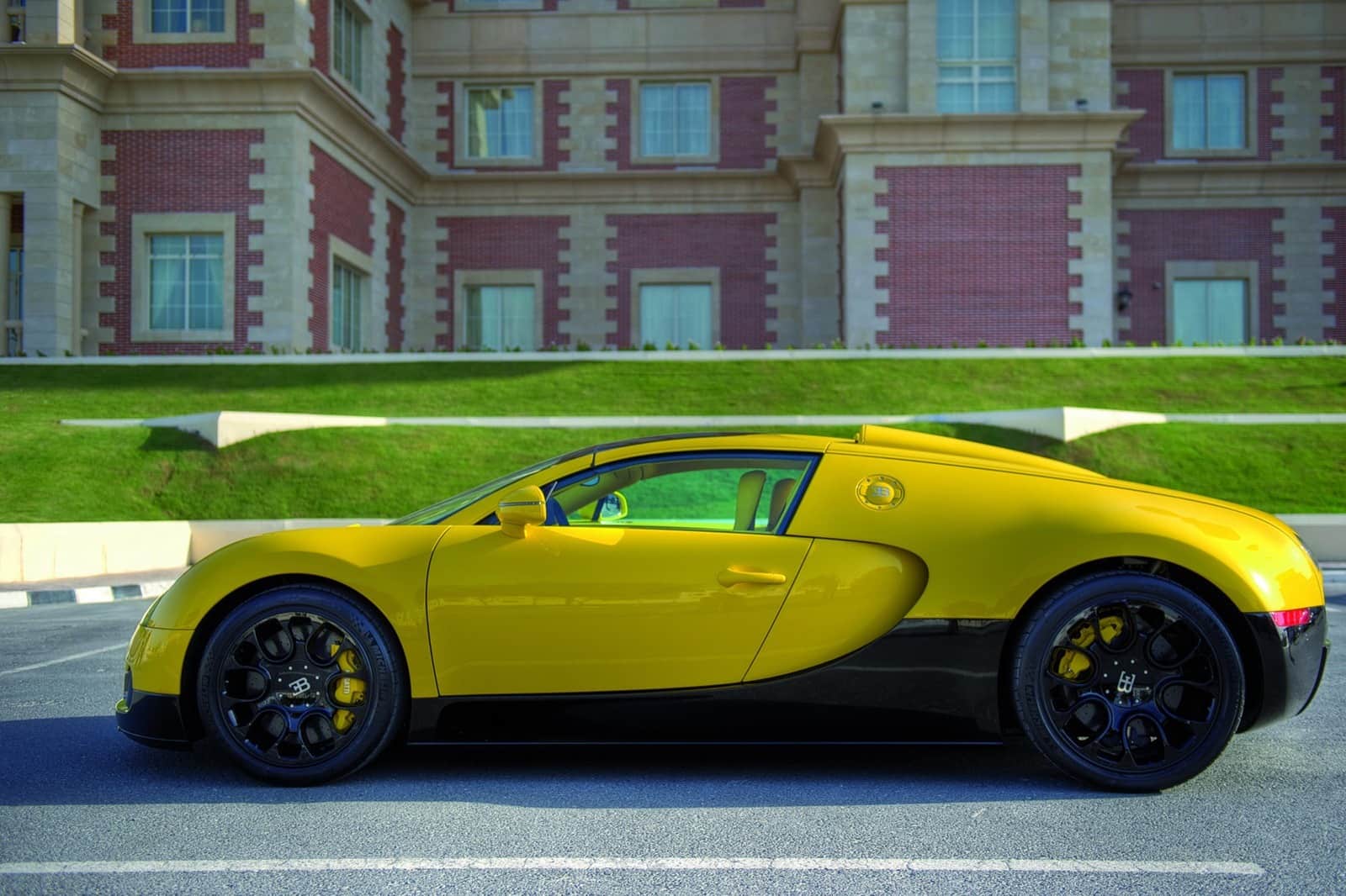 Bugatti Veyron 16.4 Grand Sport Bumblebee 9
