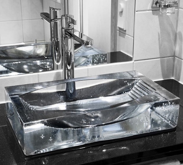 Glass Sinks with Fish by Kjell Engman 3