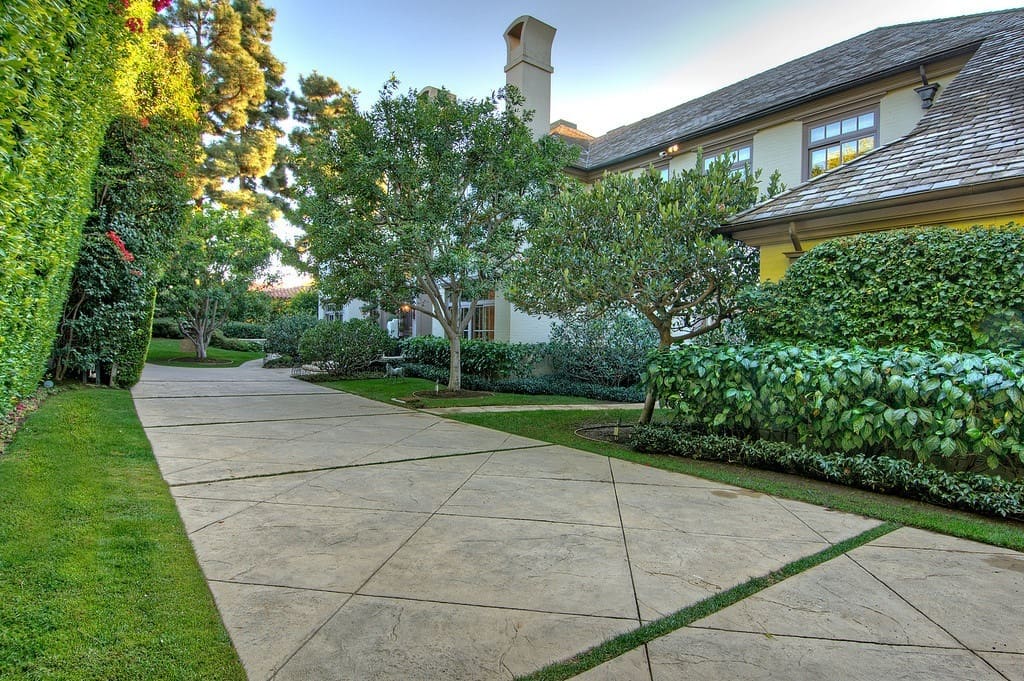 Traditional Estate in Holmby Hills 7