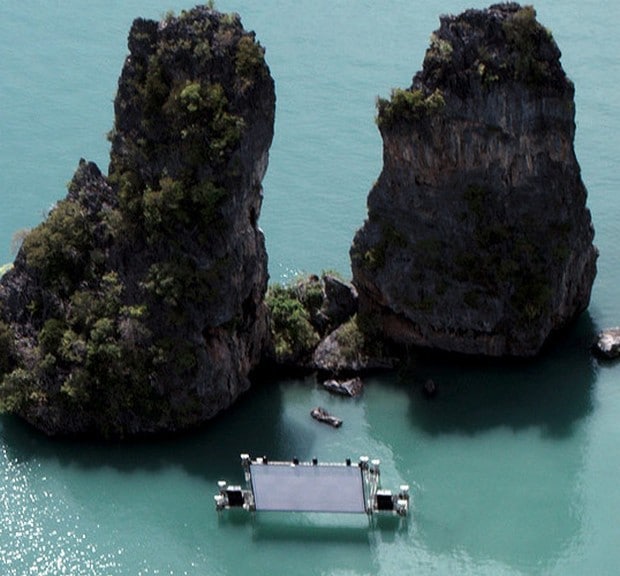 Floating movie theater Thailand 4