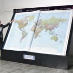 Phiên bản giới hạn Earth Platinum – Tập bản đồ lớn nhất thế giới