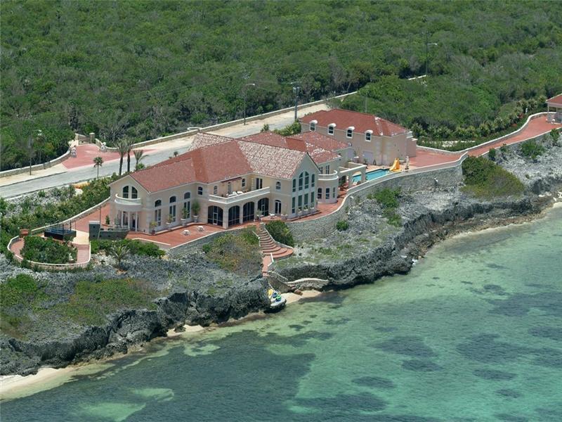 Royal Vista Estate in Cayman Islands 2