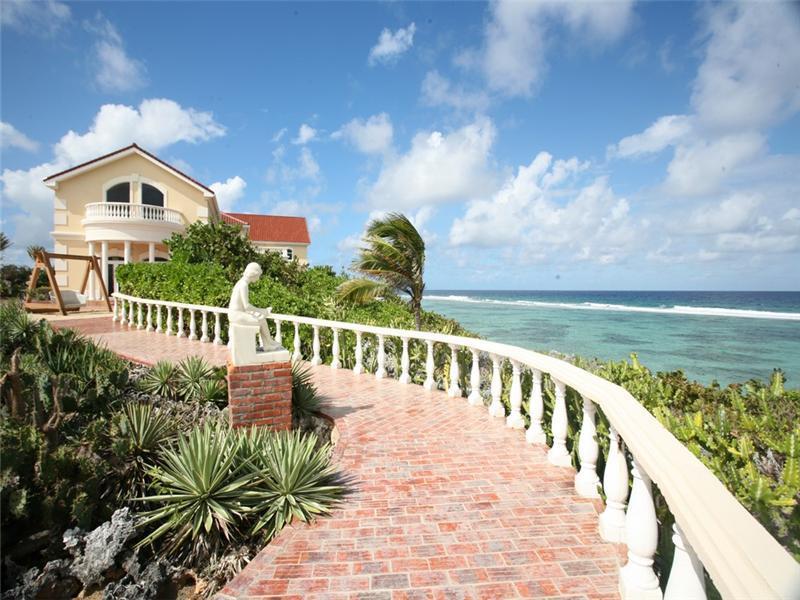 Royal Vista Estate in Cayman Islands 5