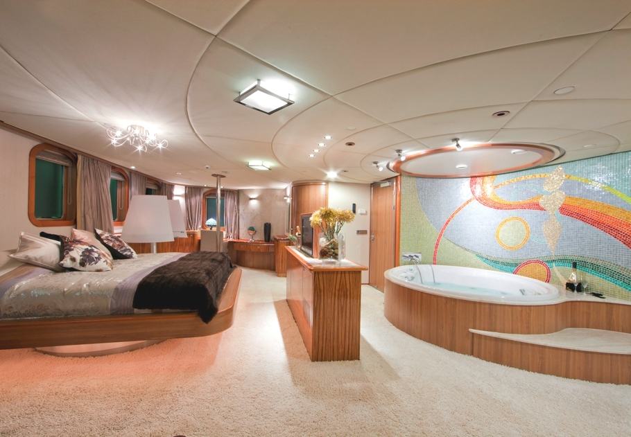 Luxury Yacht Sherakhan 7