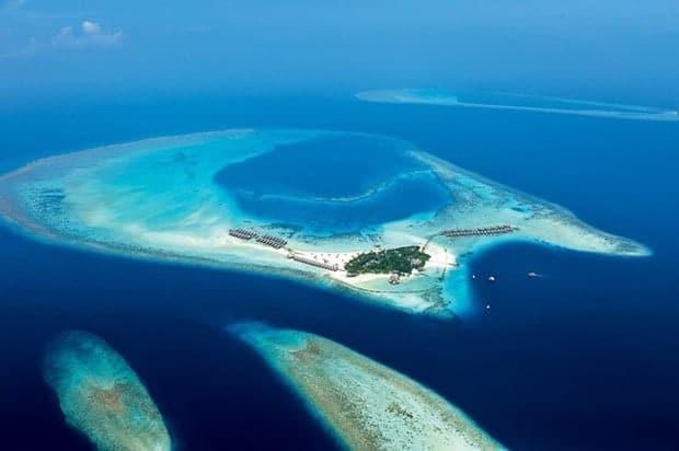 Constance Moofushi Resort in Maldives 3