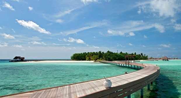 Constance Moofushi Resort in Maldives 5