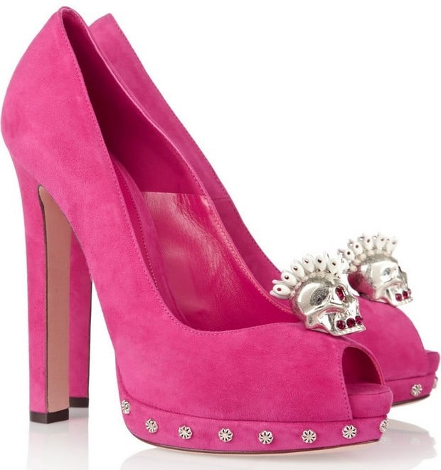 icemagazine: Alexander McQueen skull-embellished fuchsia suede shoes
