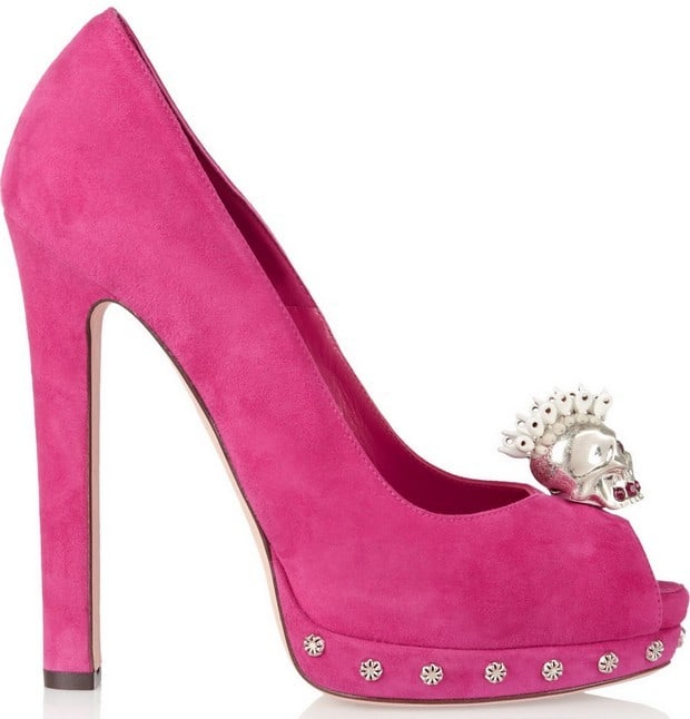 icemagazine: Alexander McQueen skull-embellished fuchsia suede shoes