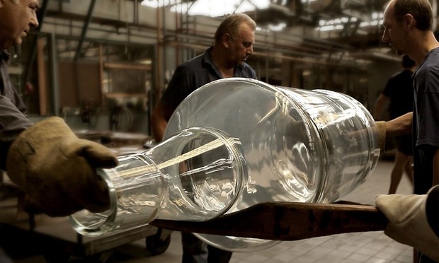 The Famous Grouse – World’s Largest Bottle of Whisky