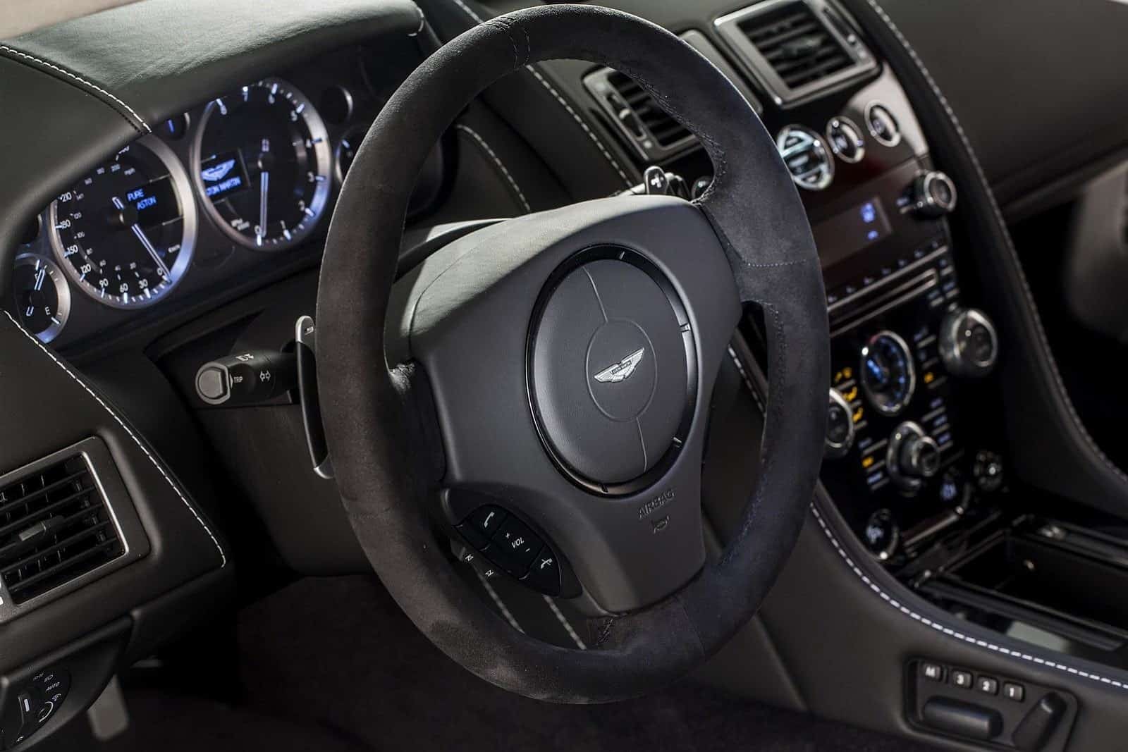 Aston Martin Vantage SP10 8