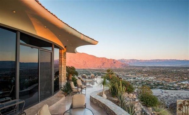 Pure Bliss-This prestigious home is located in the most historic and famous location in Palm Springs-Southridge