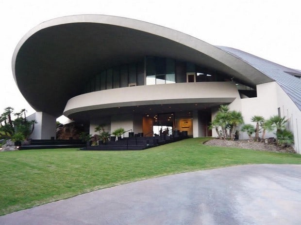 The Palm Springs estate of Bob Hope is available for an asking price of $50 million