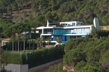 Modern Villa in Spain 01