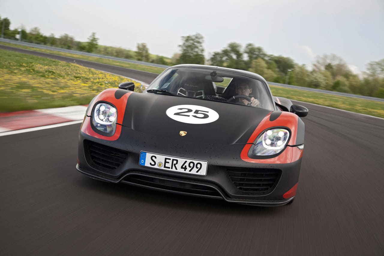 2015 Porsche 918 Spyder 13