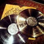 the-great-gatsby-gold-platinum-limited-edition-metallized-record-set-01-570×570