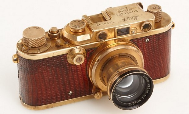 1931 gold-plated Leica Luxus camera 01