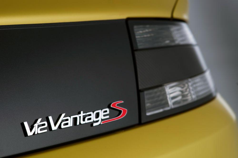 Aston Martin V12 Vantage S 17
