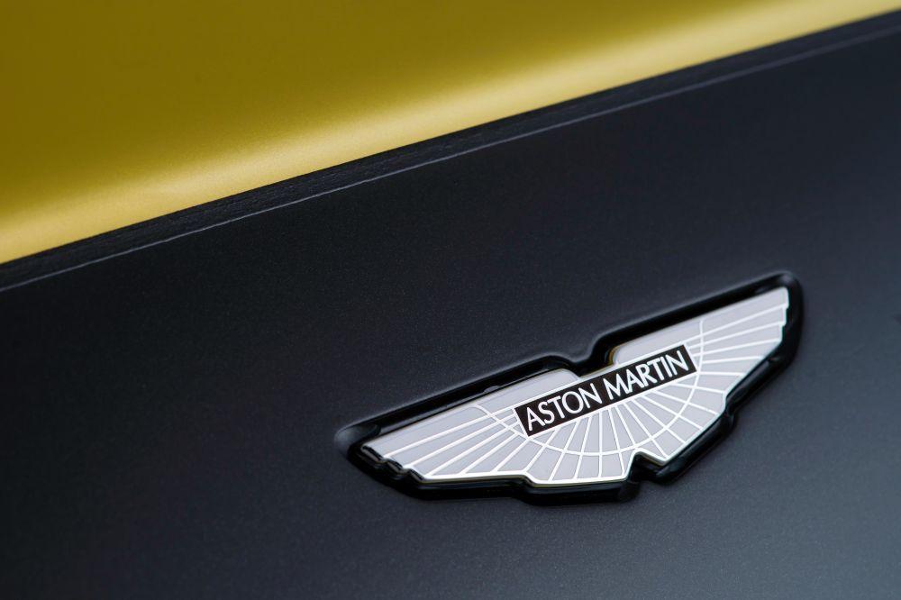 Aston Martin V12 Vantage S 20