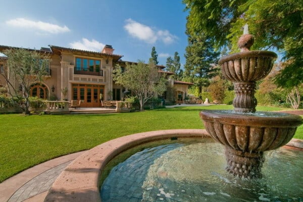 Mediterranean Manor in Beverly Hills 01