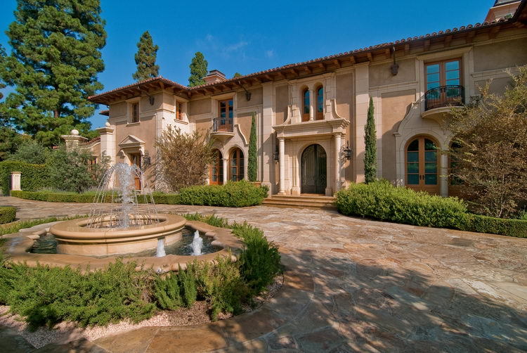Mediterranean Manor in Beverly Hills 05
