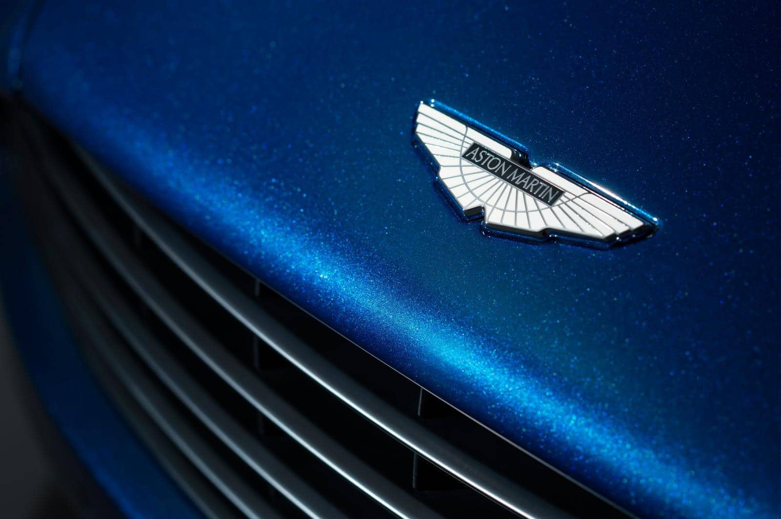 Aston Martin Vanquish Volante 16