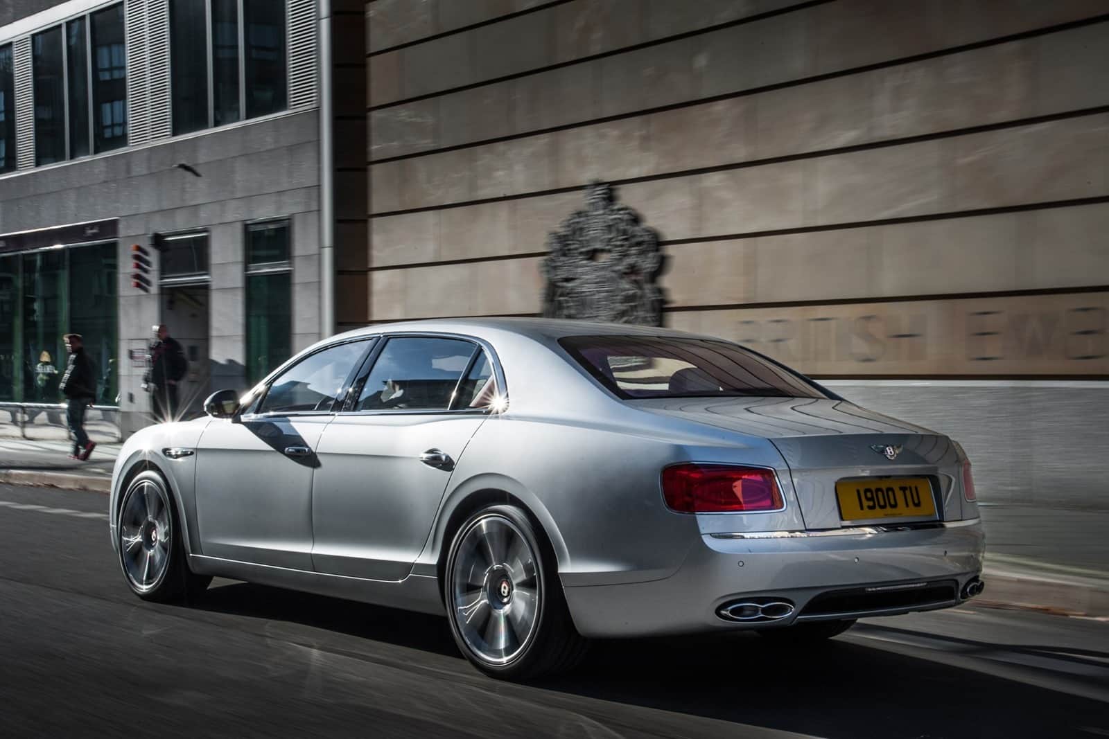 Bentley-2014-Flying-Spur-V8 4