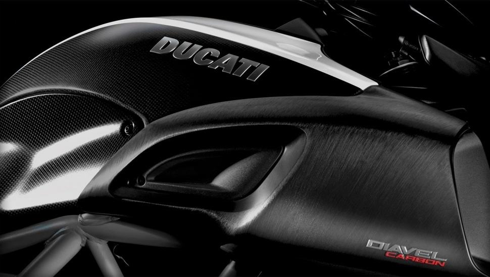 Ducati-2015-Diavel 14