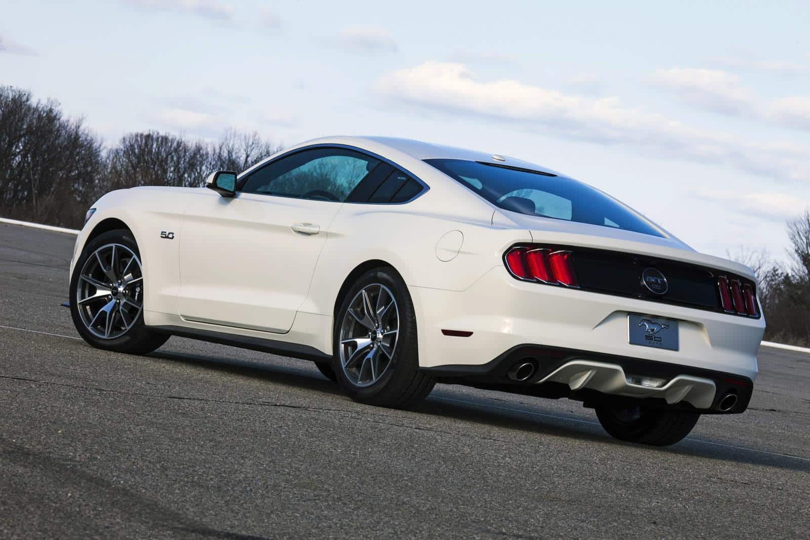 Ford-Mustang-50th-Anniversary-Limited-Edition 10