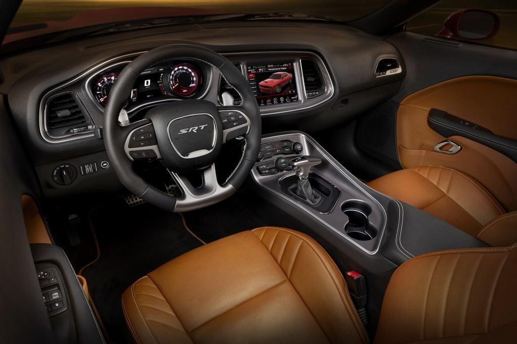 2015-Dodge-Challenger-SRT 20