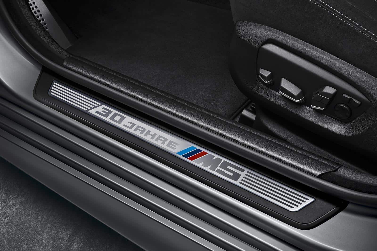 BMW-M5-30-Jahre-M5-Special-Edition 8