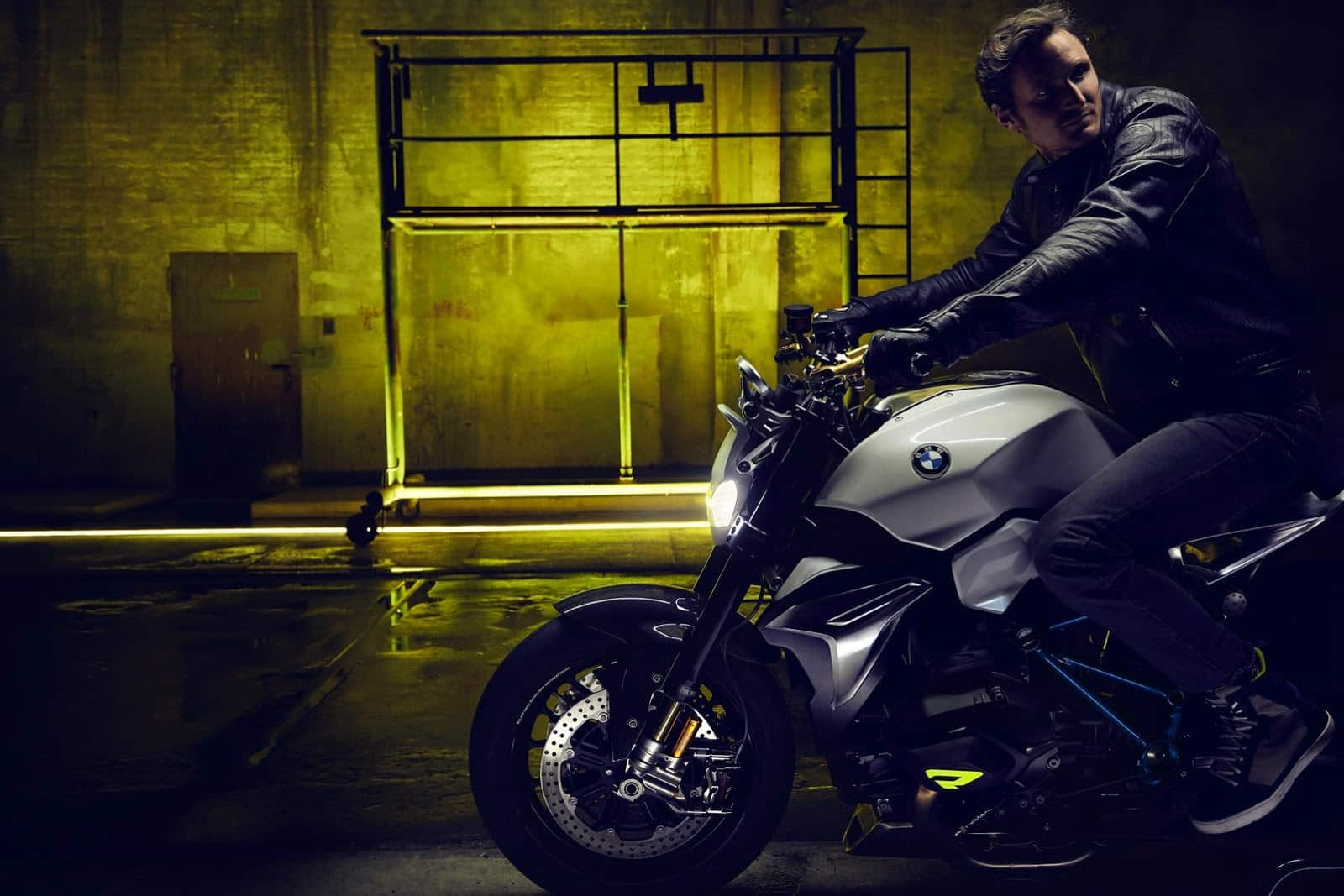 BMW-Motorrad-Concept-Roadster 6