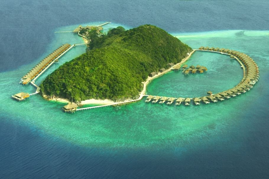 Huma-Island-Resort-and-Spa 1