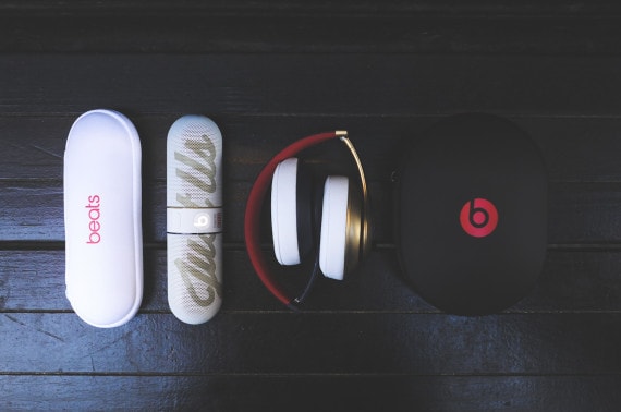 Beats-by-Dre-Kith-Headphones-and-Pill-Speaker 3