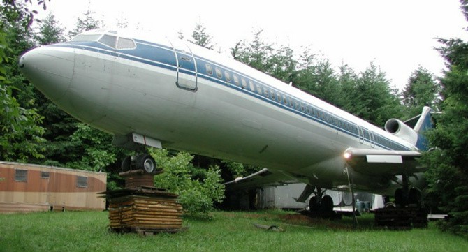 Boeing 727 House