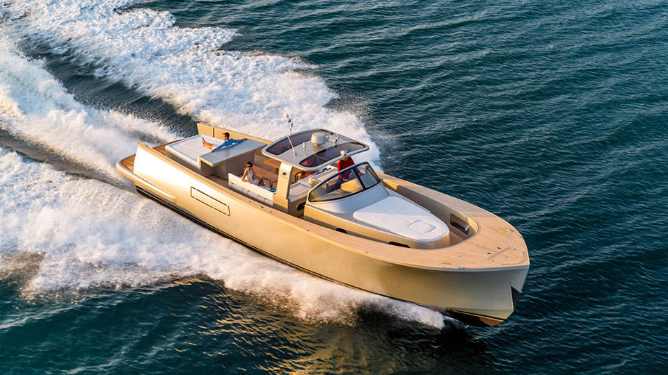 The Speedy Yet Comfortable Alen 55 Yacht