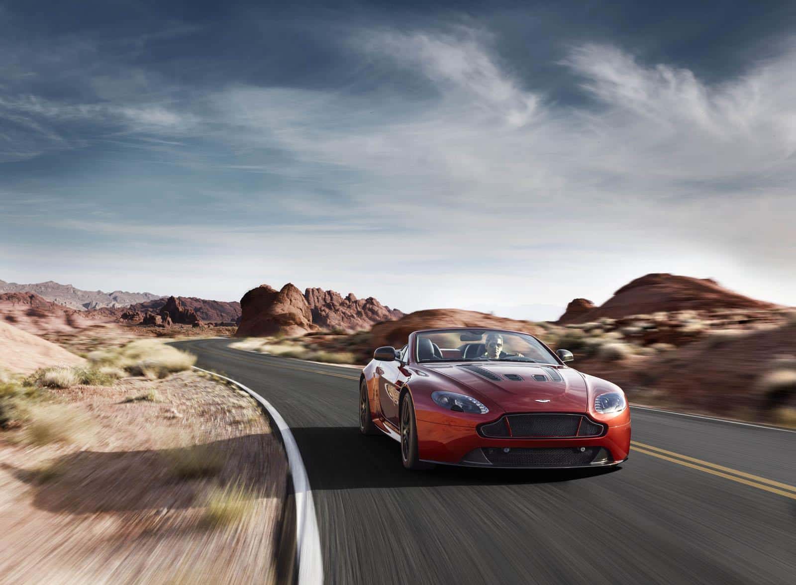 Aston-Martin-V12-Vantage-Roadster 2