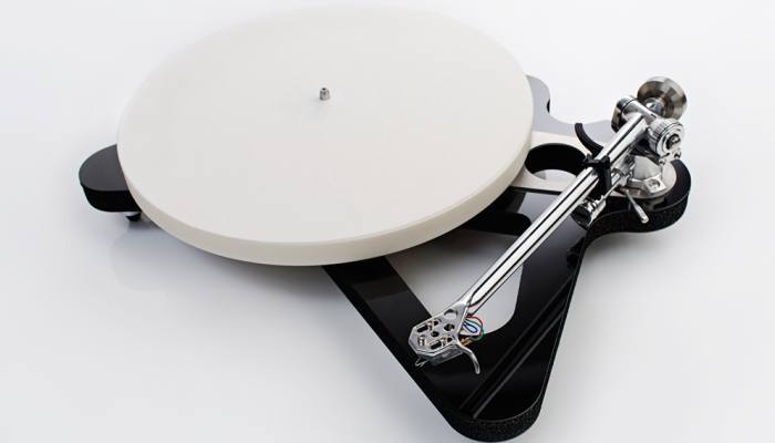 RP10-Turntable-by-Rega-Research 10
