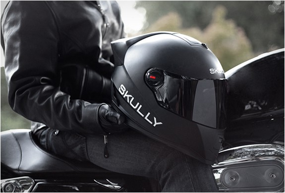 Skully-AR-1-Smart-Motorcycle-Helmet 3
